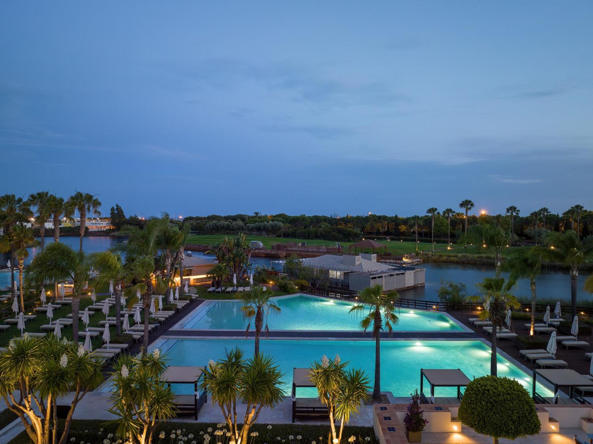 Domes Lake Algarve, Autograph Collection Vilamoura Exterior foto The resort's main pool